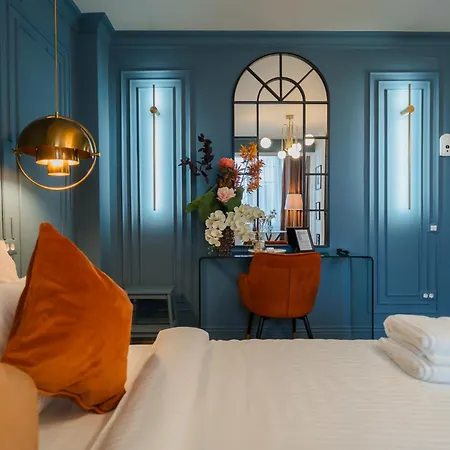 Opal Gem In Old Town * Бухарест