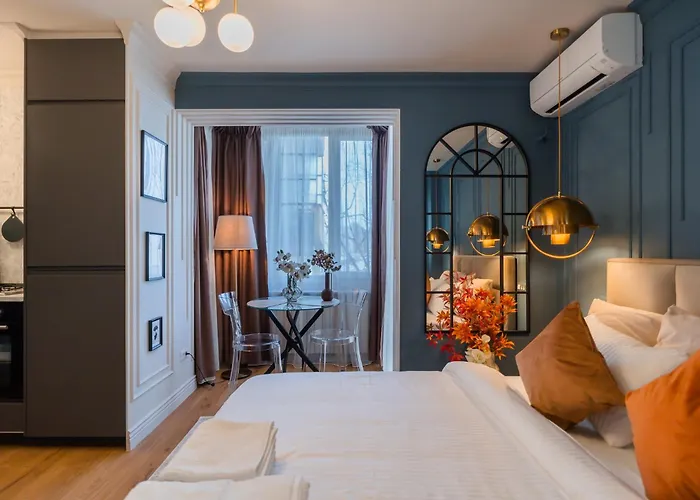 Opal Gem In Old Town