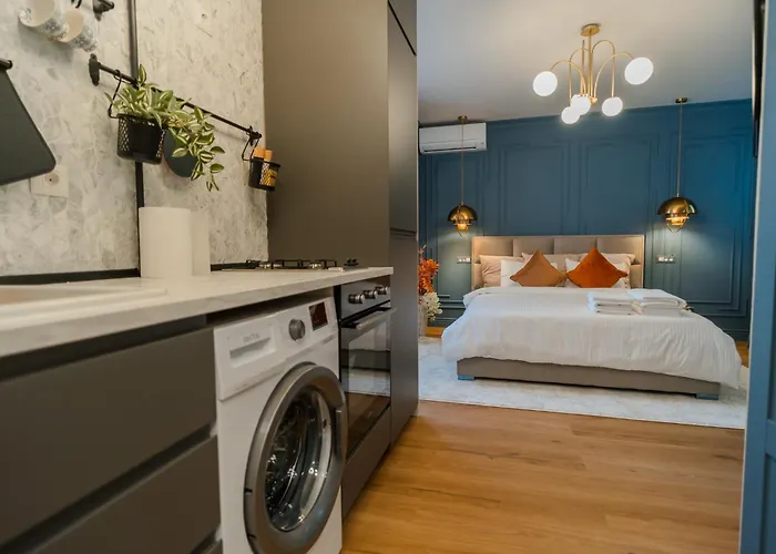 Opal Gem In Old Town *