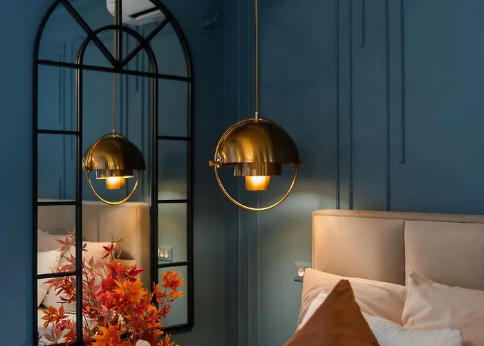 Opal Gem In Old Town *