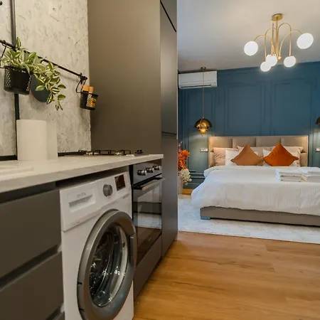 Opal Gem In Old Town *